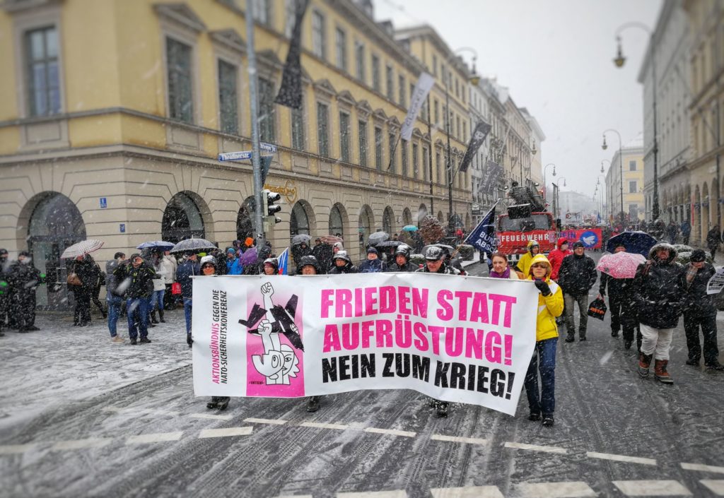 Demonstration und Kundgebung gegen die 54. Münchner Sicherheitskonferenz